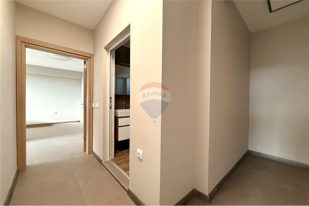 Апартамент - За продажба - гр. Варна, Област Варна, България - Входно антре и функционален коридор - Коридор - 360321025-272