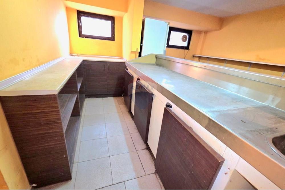 Ресторант за бързо хранене - Под наем - гр. Варна, Област Варна, България - viber_image_2025-10-22_13-06-43-613.jpg - Работно помещение - 360511018-10