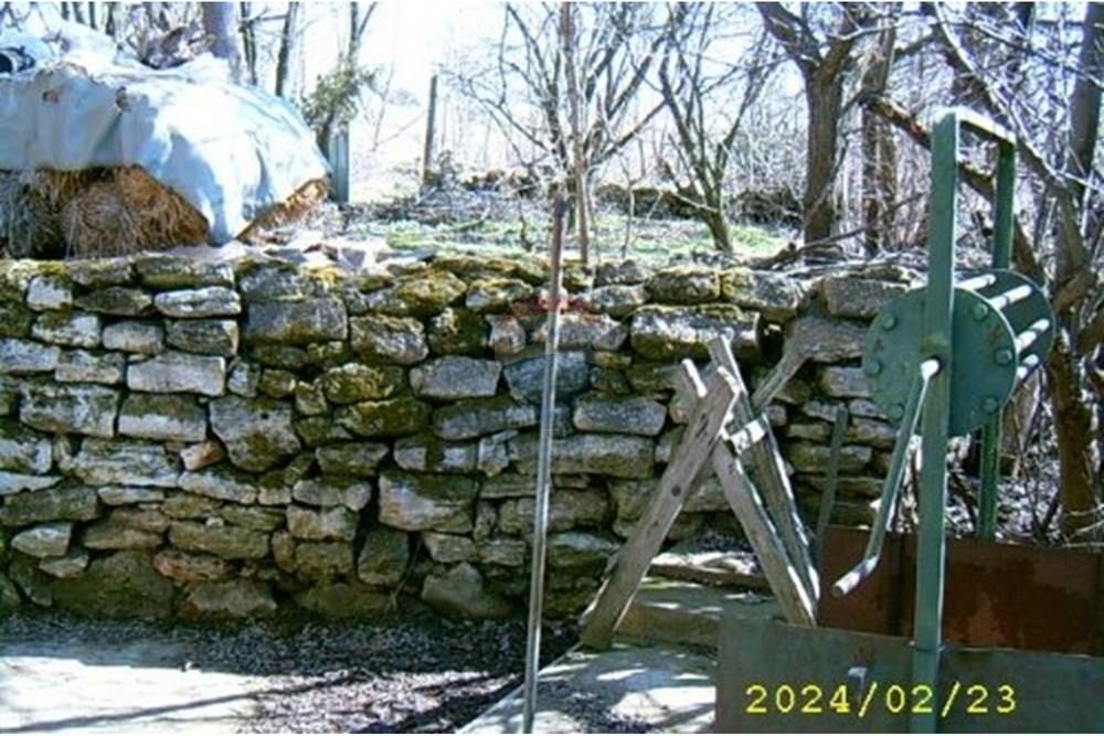 Селска къща - За продажба - с. Изворово, Област Добрич, България - Water well in garden.jpg - 360391052-11