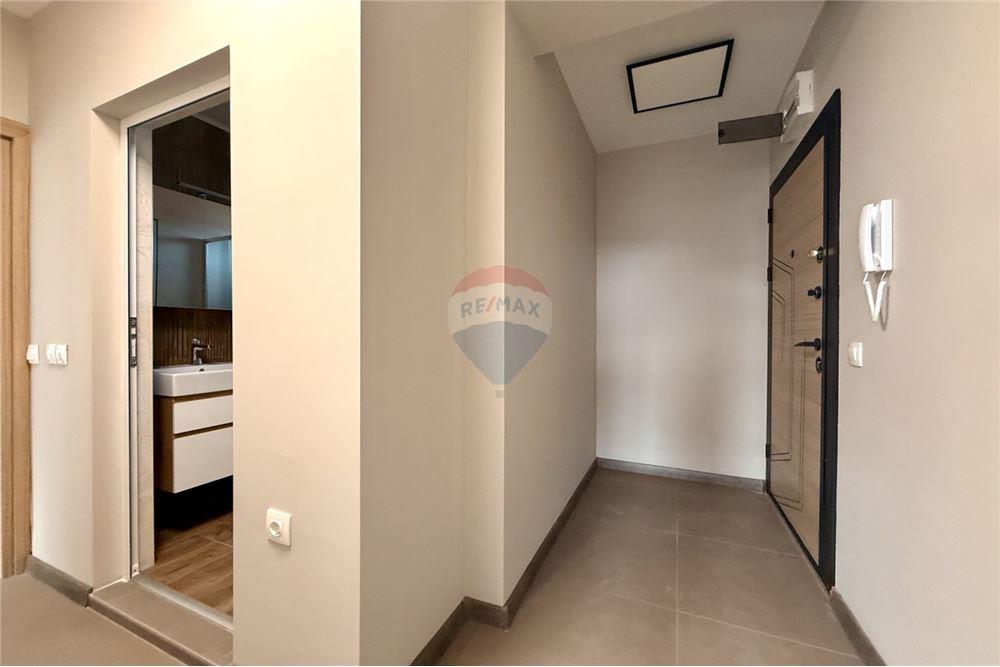 Апартамент - За продажба - гр. Варна, Област Варна, България - Входно антре и функционален коридор - Коридор - 360321025-272