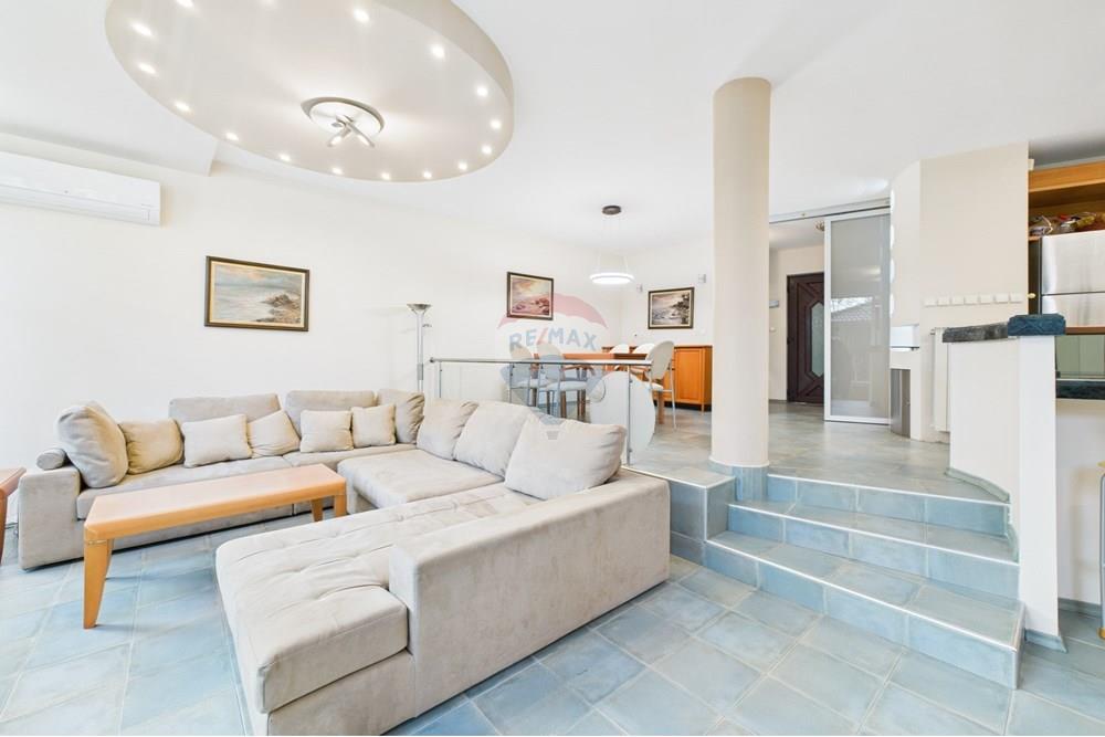 Градска къща - За продажба - гр. София, Област София град, България - CAM02315G0-PR0098-STILL008.jpg - 360241021-100