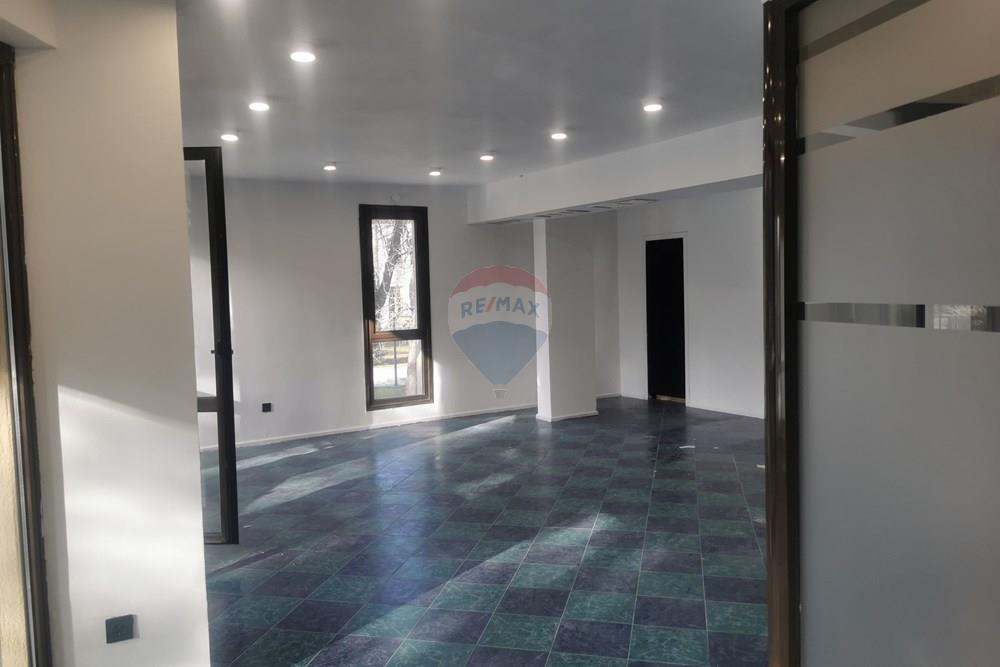 Търговски обект/Магазин - Под наем - гр. Разлог, Област Благоевград, България - IMG_20260109_144106.jpg - 360421019-38