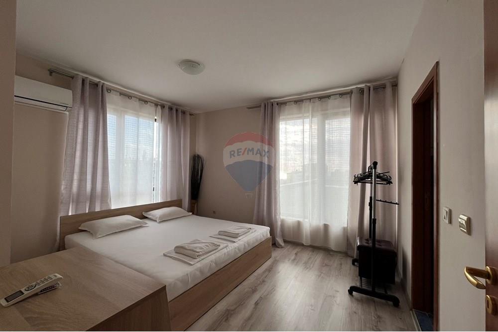 Апартамент - За продажба - к.к. Златни пясъци, Област Варна, България - спалня 1-2.jpg - Родителска спалня - 360321028-141