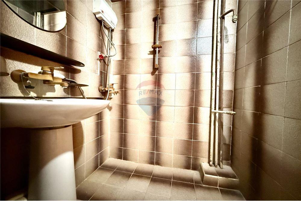 Апартамент - За продажба - гр. Варна, Област Варна, България - Просторна баня и тоалетна в едно помещение - Баня - 360321025-285