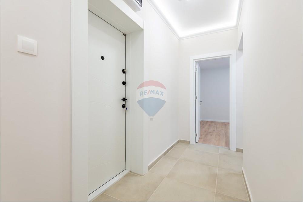 Апартамент - За продажба - гр. Варна, Област Варна, България - viber_изображение_2025-10-19_22-21-27-085.jpg - 360301018-160