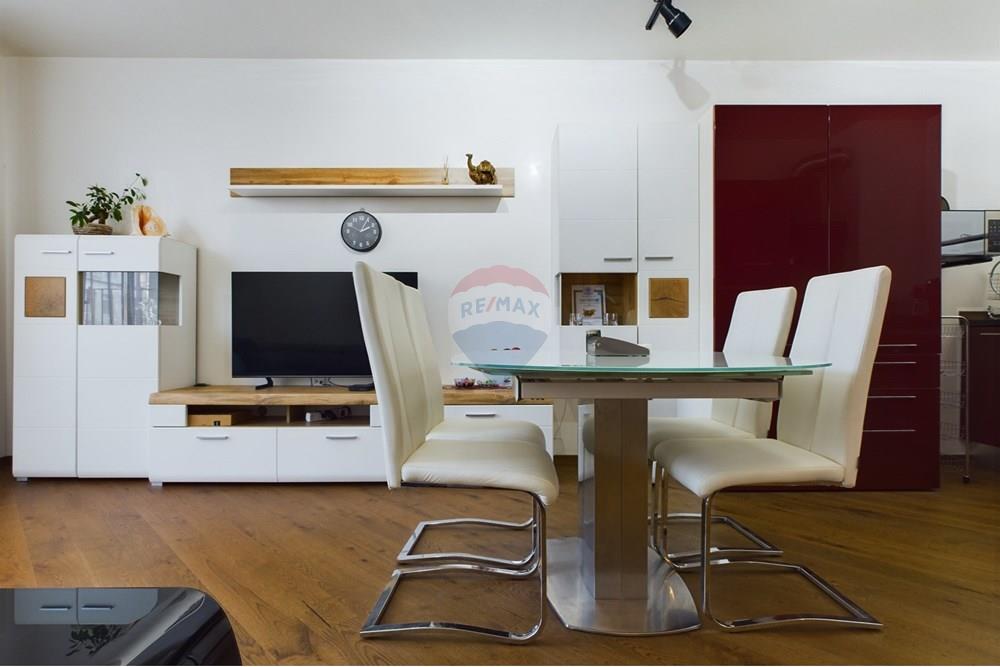 Апартамент - За продажба - гр. Варна, Област Варна, България - CAM02315G0-PR0031-STILL002.jpg - Всекидневна - 360531003-34