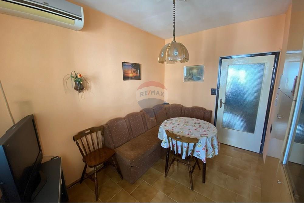 Апартамент - Под наем - гр. Варна, Област Варна, България - viber_image_2025-11-24_13-41-29-624.jpg - Трапезария - 360511011-11