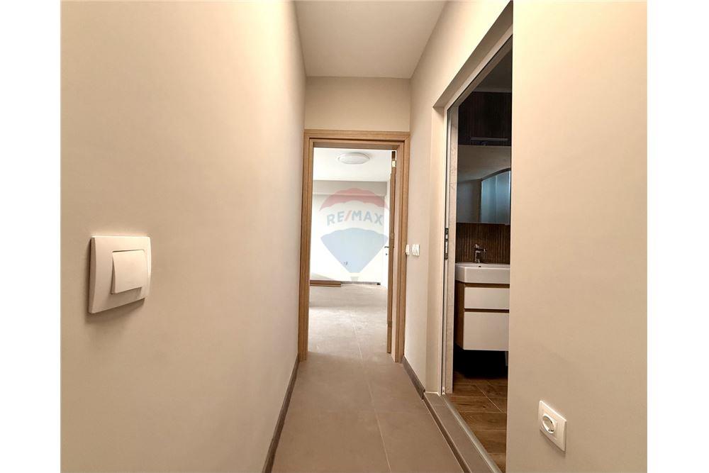 Апартамент - За продажба - гр. Варна, Област Варна, България - Входно антре и функционален коридор - Коридор - 360321025-272