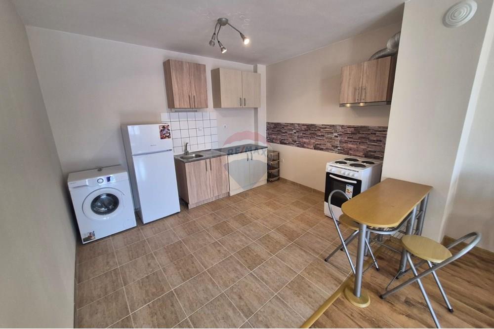 Апартамент - Под наем - гр. Варна, Област Варна, България - Изображение от WhatsApp на 2025-10-28 в 12.30.20_31c5295d.jpg - Кухня - 360511013-84