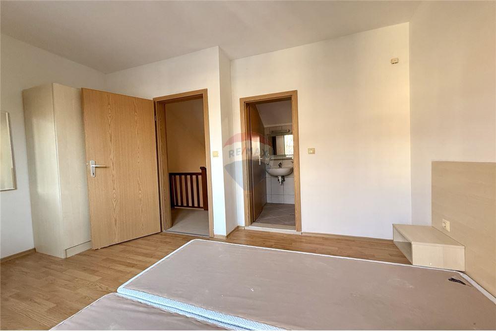 Апартамент - За продажба - с. Рогачево, Област Добрич, България - Втора спалня с баня и тоалетна в едно помещение към нея/ ниво 3 - Спалня - 360321025-273