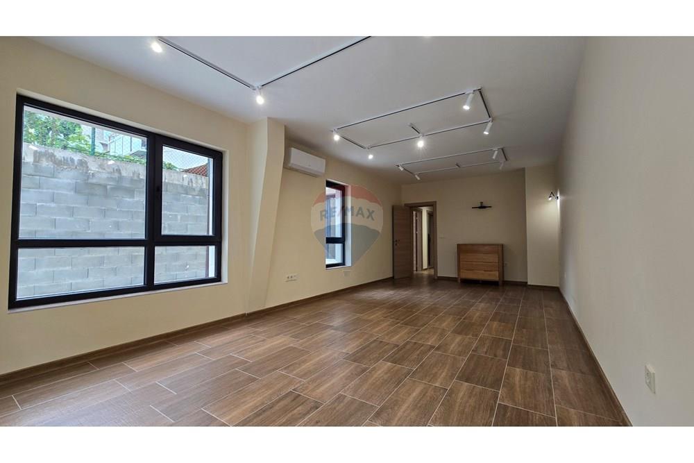 Офис - Под наем - гр. Варна, Област Варна, България - 20251006_152440.jpg - 360471023-61