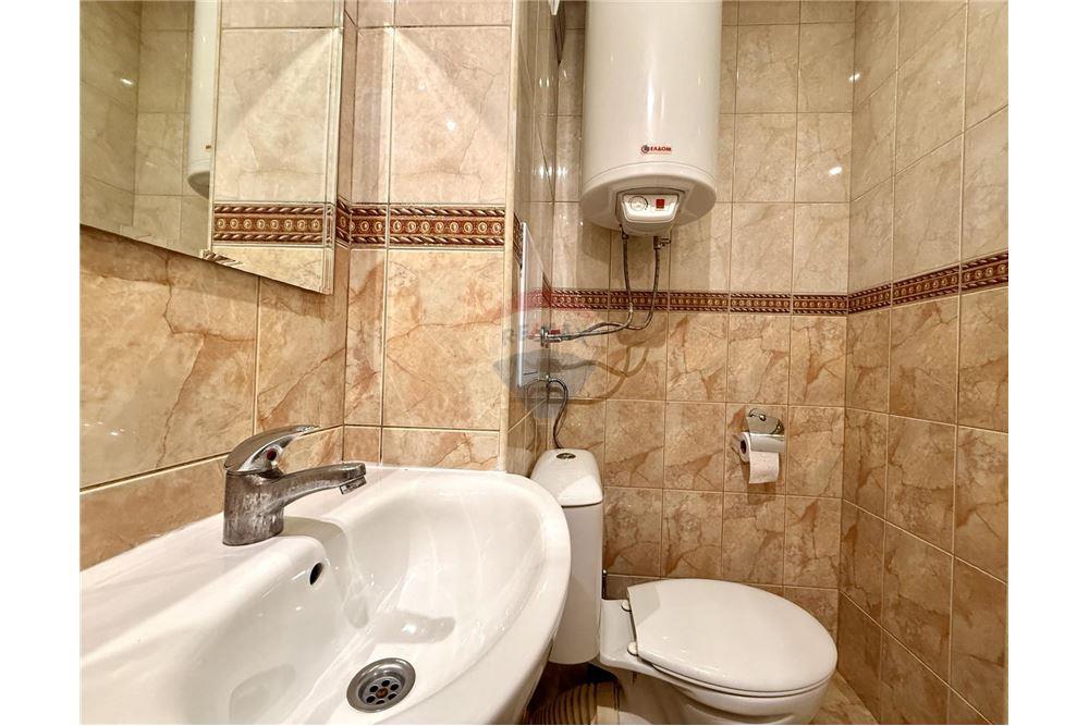 Апартамент - За продажба - гр. Варна, Област Варна, България - Баня и тоалетна в едно помещение - Баня - 360321025-274