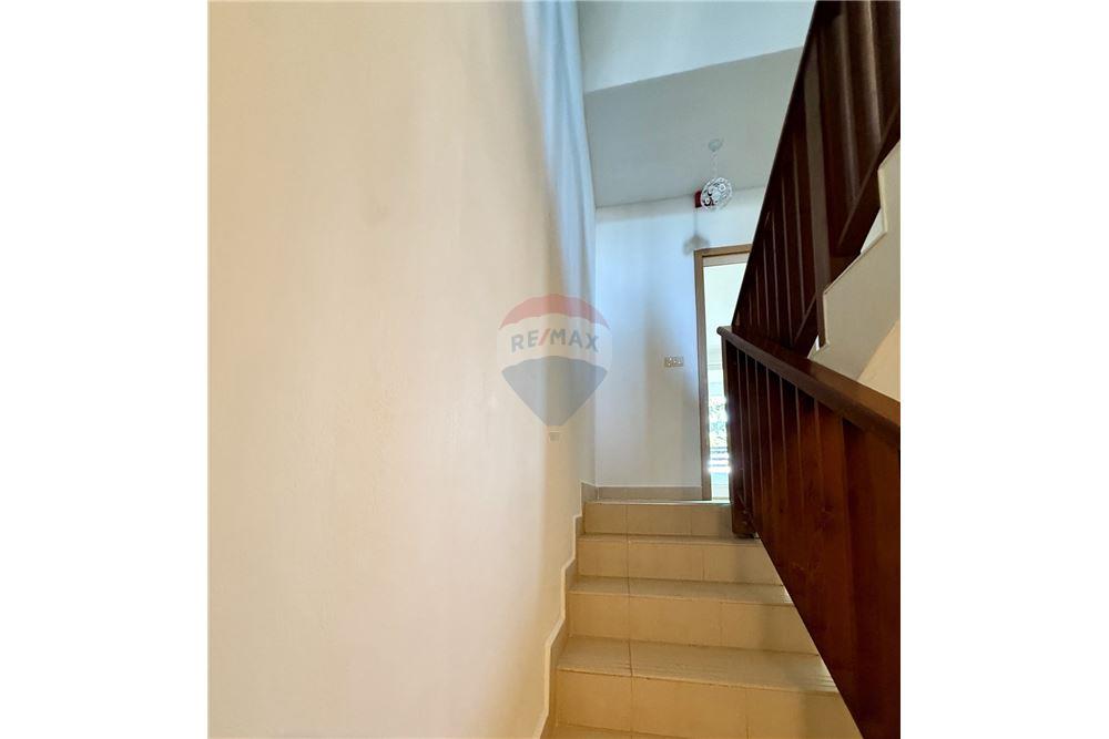 Апартамент - За продажба - с. Рогачево, Област Добрич, България - Коридор и стълбище към второ ниво/ ниво 1 - Коридор - 360321025-273