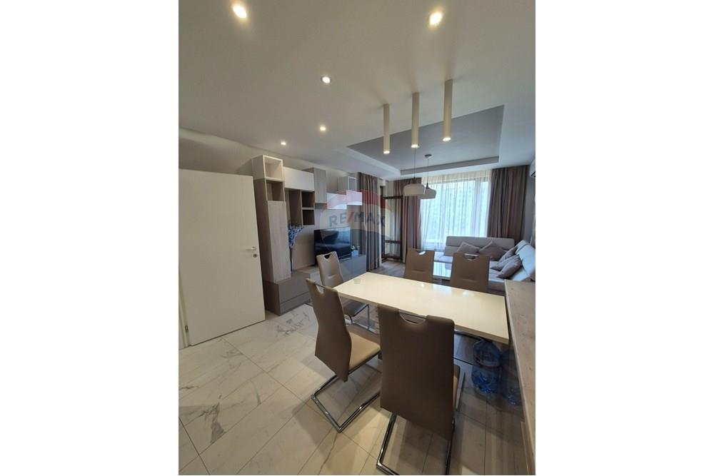 Апартамент - За продажба - гр. София, Област София град, България - Кухненски бокс и хол.jpg - 360501015-16