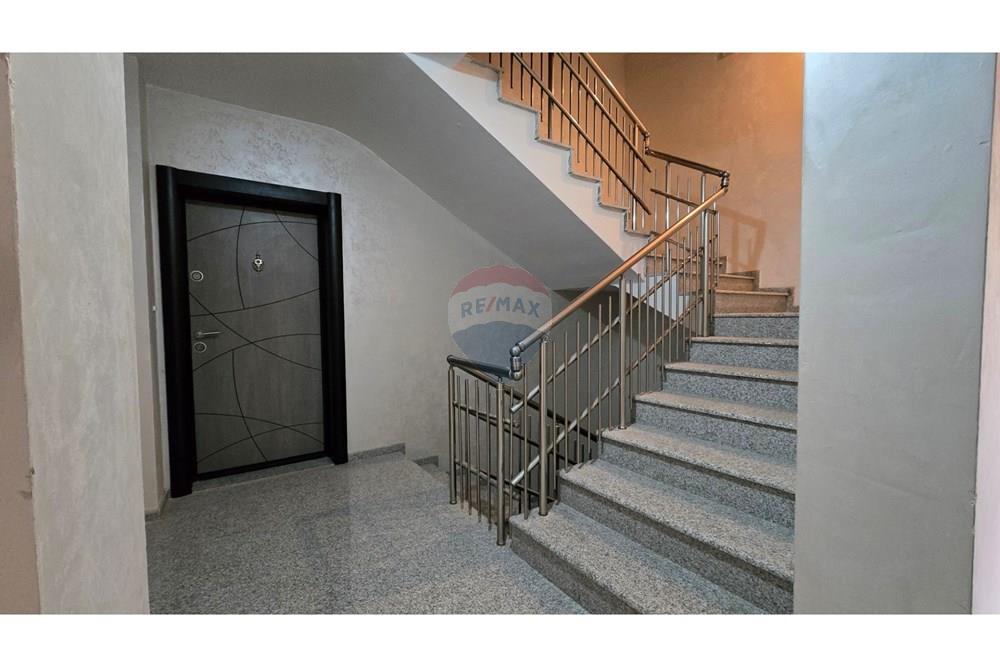 Офис - Под наем - гр. Варна, Област Варна, България - 20251006_153455.jpg - 360471023-61