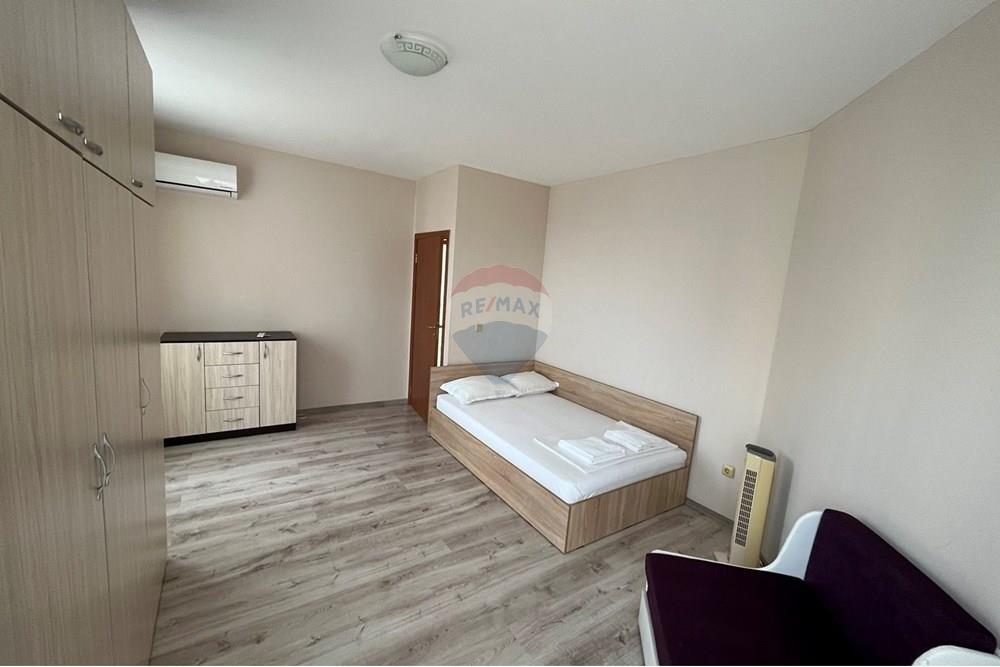 Апартамент - За продажба - к.к. Златни пясъци, Област Варна, България - спалня 2-3.jpg - Спалня - 360321028-141