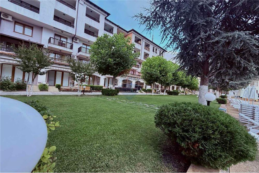 Апартамент - За продажба - с. Рогачево, Област Добрич, България - Озеленен и аранжиран двор - Двор - 360321025-273