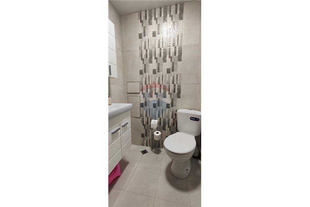 Градска къща - За продажба - гр. Аксаково, Област Варна, България - 8 - 360301003-179