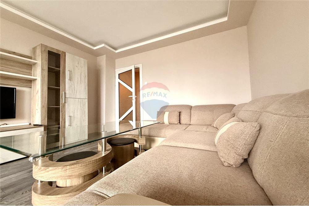 Апартамент - За продажба - гр. Варна, Област Варна, България - Просторна всекидневна с изход към закрита югозападна тераса - Всекидневна - 360321025-274