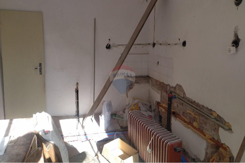 ਟਾਉਨ ਹਾਉਸ - ਵਿਕਰੀ ਲਈ - гр. Павликени, Област Велико Търново, България - viber_изображение_2025-09-28_07-59-10-086.jpg - ਲਾਉਂਜ - 360431027-5