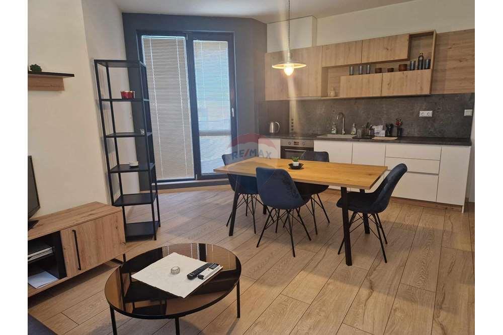 Апартамент - За продажба - гр. Варна, Област Варна, България - 447761439_1513714969560616_3877948056536270602_n.jpg - Всекидневна/Трапезария - 360531003-49