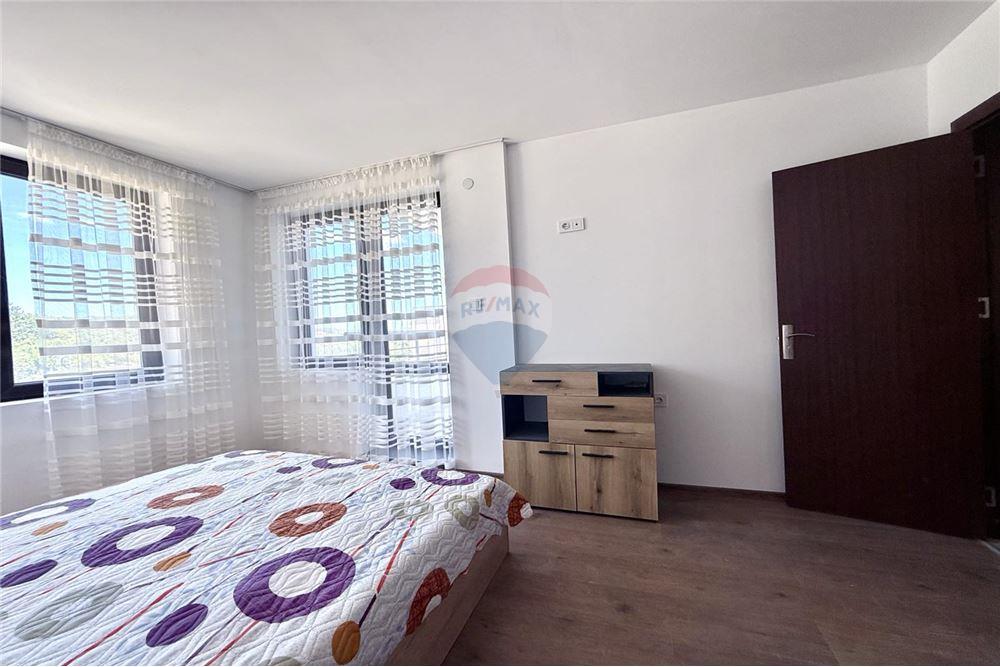 Апартамент - За продажба - гр. Варна, Област Варна, България - Родителска спалня с изход към обща открита тераса с панорамна горска гледка - Родителска спалня - 360321025-247