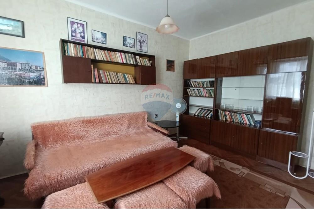 Градска къща - За продажба - гр. Силистра, Област Силистра, България - 61993569-6008-4614-b6dc-d4324feba8b4.jpeg - Трапезария - 360301017-72