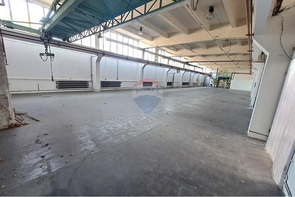 Индустриален имот - Под наем - гр. Русе, Област Русе, България - 20251021_135718.JPG - 360451036-39