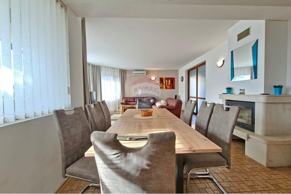 Градска къща - За продажба - гр. Балчик, Област Добрич, България - 06.jpg - Всекидневна/Трапезария - 360321001-522