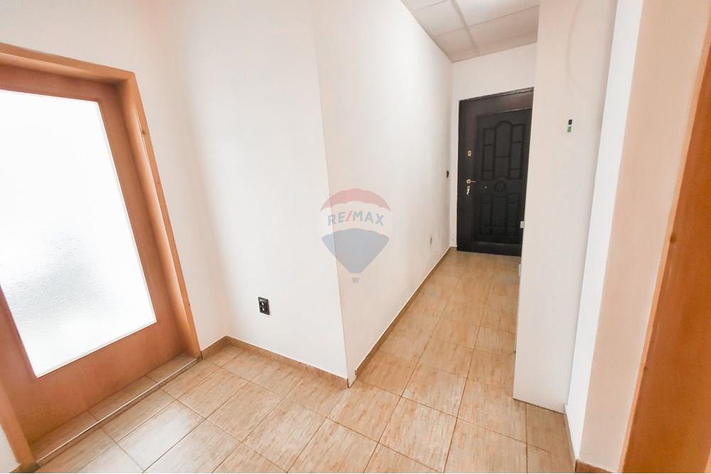 Апартамент - Под наем - гр. Варна, Област Варна, България - 20251211_113939.jpg - Коридор - 360471029-15