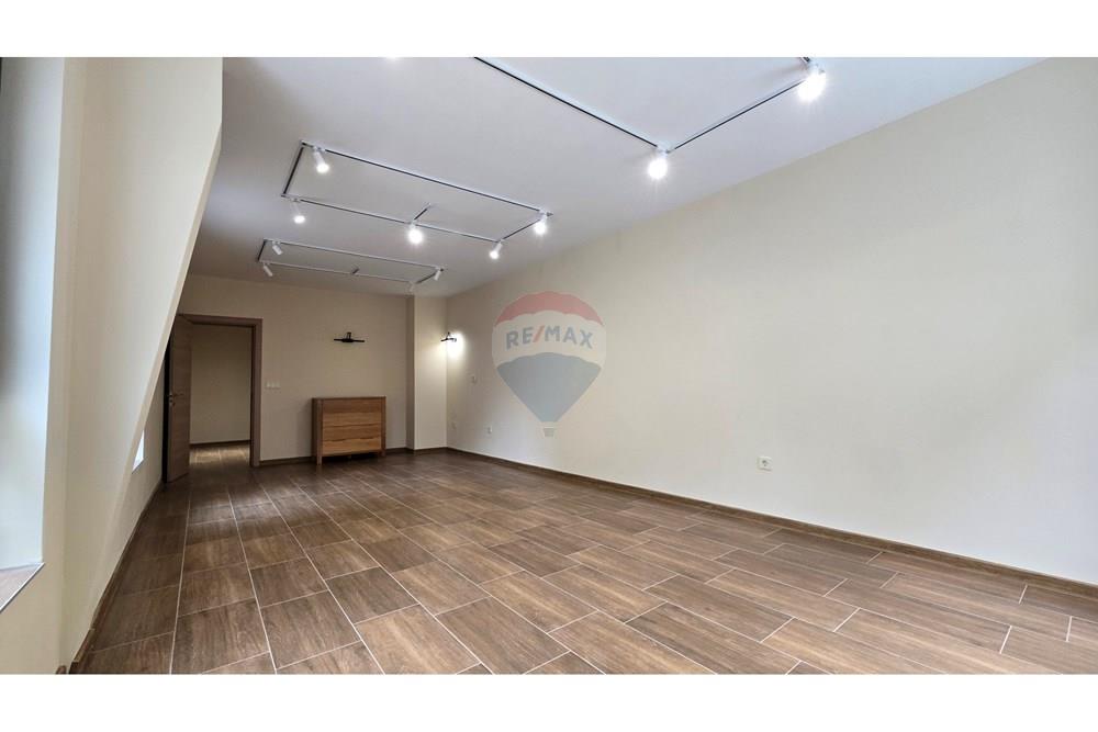 Офис - Под наем - гр. Варна, Област Варна, България - 20251006_152453.jpg - 360471023-61