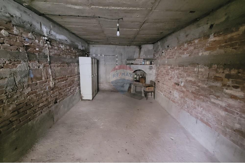 Гараж - Под наем - гр. Велико Търново, Област Велико Търново, България - 20251002_154250.jpg - 360431029-9