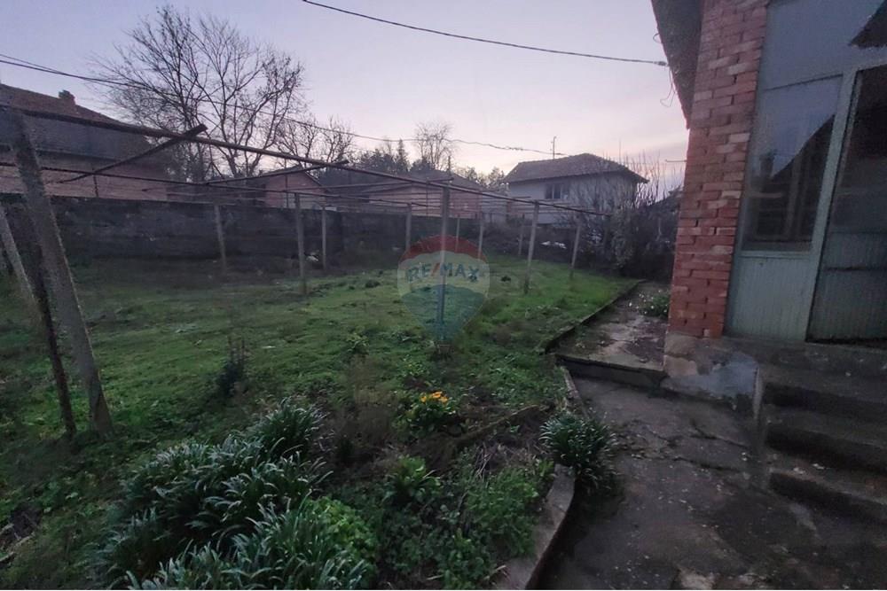 Селска къща - За продажба - с. Страхилово, Област Велико Търново, България - viber_изображение_2025-12-12_13-52-07-017.jpg - Двор - 360431001-655