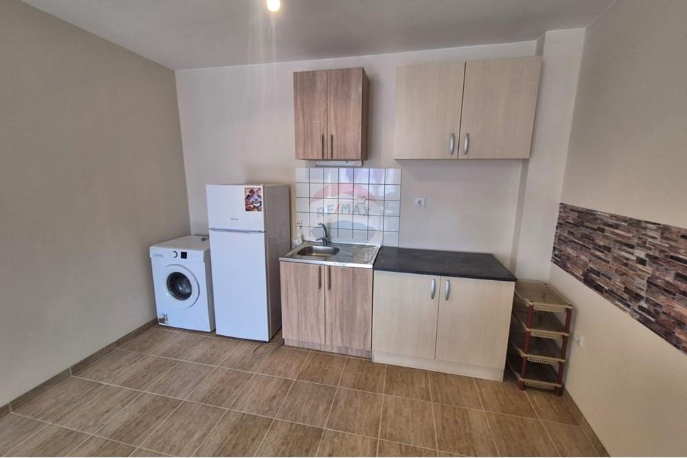 Апартамент - Под наем - гр. Варна, Област Варна, България - Изображение от WhatsApp на 2025-10-28 в 12.30.22_23d5416b.jpg - Кухня - 360511013-84