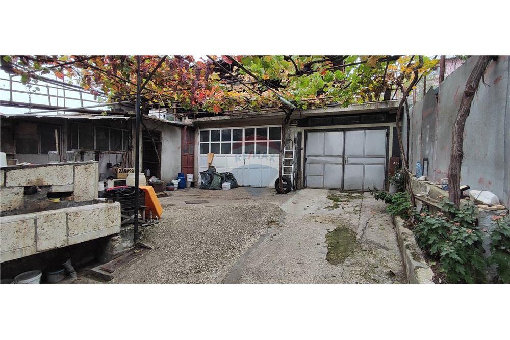 Градска къща - За продажба - гр. Аксаково, Област Варна, България - 14 - 360301003-179