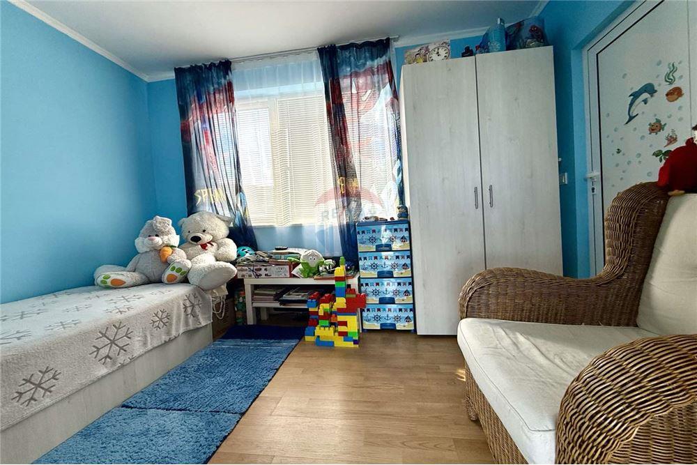 Condo/Apartment - For Sale - гр. Балчик, Област Добрич, Болгария - Втора спалня с баня и тоалетна в едно помещение към нея - Bedroom - 360321025-229