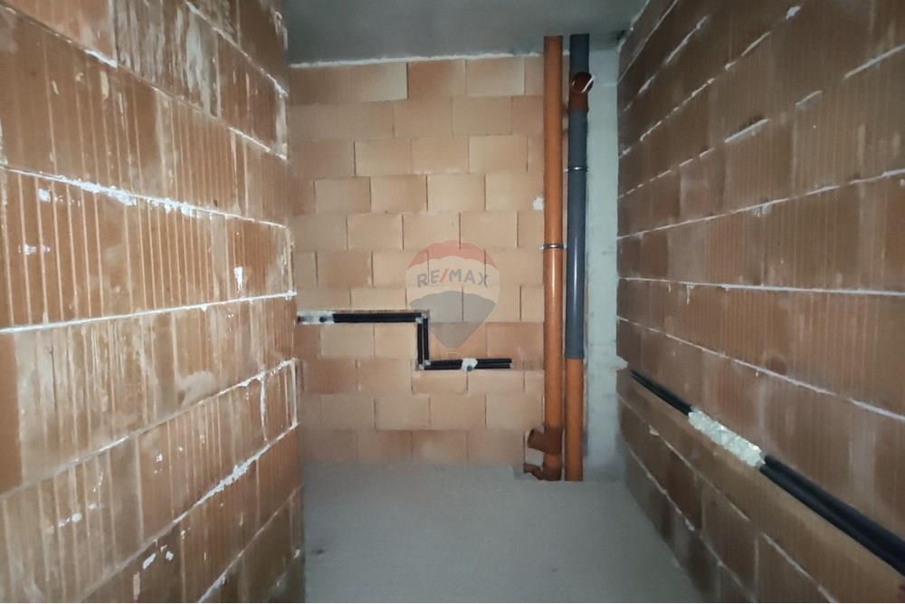 Апартамент - За продажба - гр. Варна, Област Варна, България - viber_изображение_2025-10-28_14-26-54-735.jpg - Баня - 360511015-16