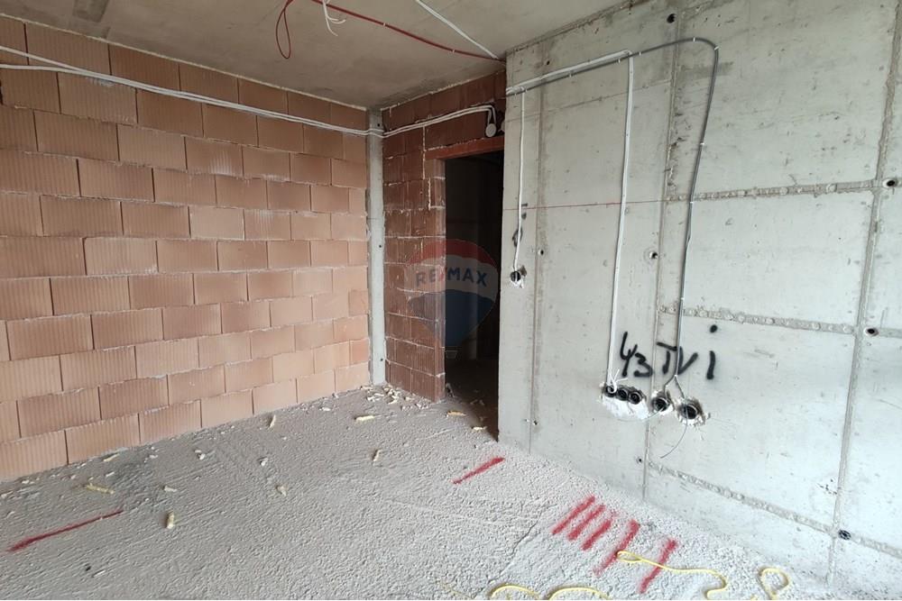 Апартамент - За продажба - гр. Варна, Област Варна, България - viber_изображение_2025-10-28_14-26-54-864.jpg - Спалня - 360511015-16