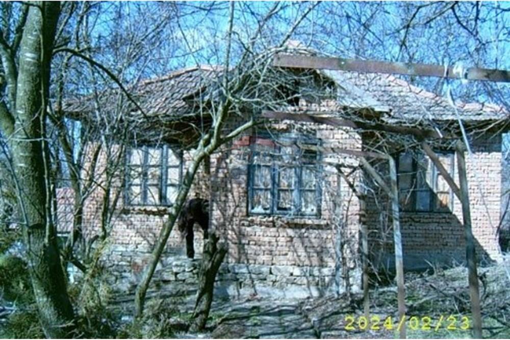 Селска къща - За продажба - с. Изворово, Област Добрич, България - Main house doc.jpg - 360391052-11
