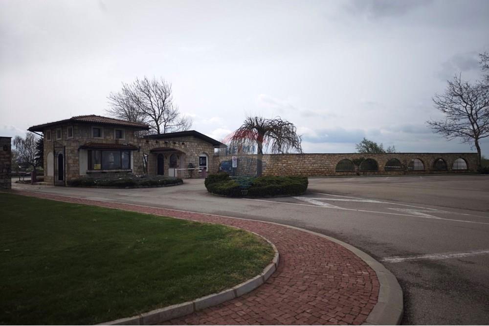 УПИ - За продажба - с. Топола, Област Добрич, България - viber_image_2025-04-07_16-21-48-914.jpg - 360391053-4