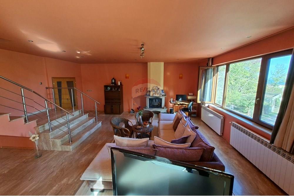 Хотел - За продажба - к.к. Чайка, Област Варна, България - 24.jpg - Всекидневна/Трапезария - 360321001-516