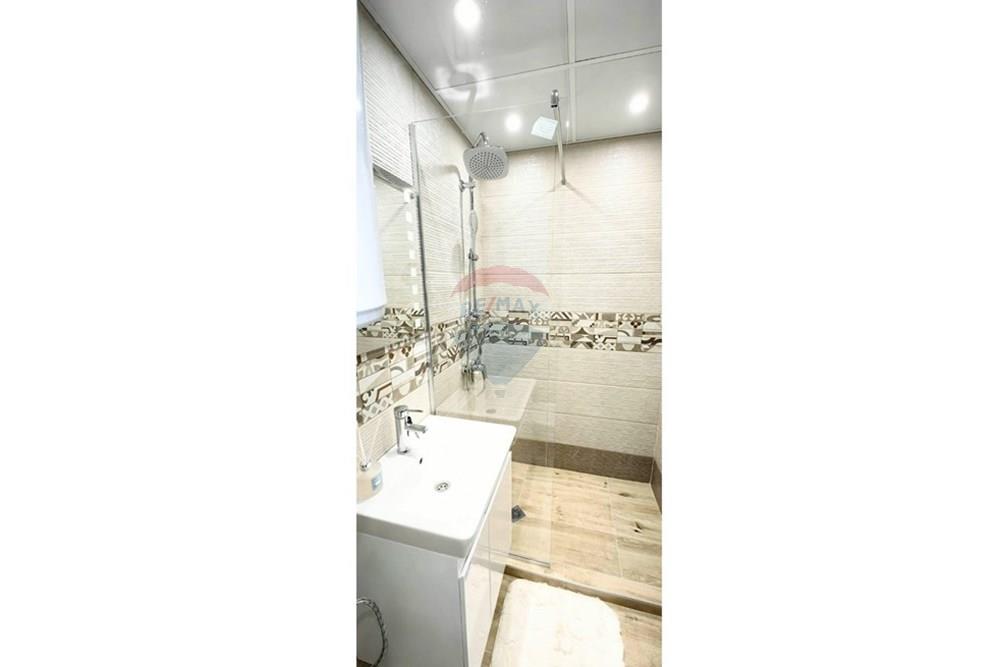 Апартамент - За продажба - гр. Варна, Област Варна, България - viber_изображение_2025-10-29_15-32-38-847.jpg - Баня с душ кабина - 360511010-93