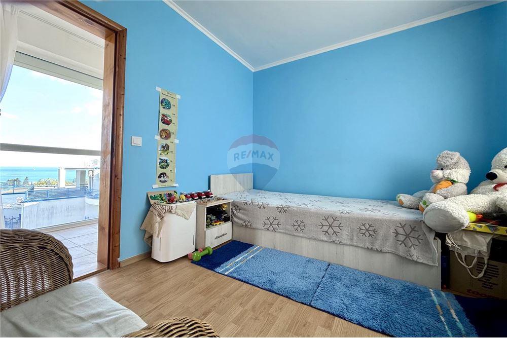 Condo/Apartment - For Sale - гр. Балчик, Област Добрич, Болгария - Втора спалня с баня и тоалетна в едно помещение към нея - Bedroom - 360321025-229