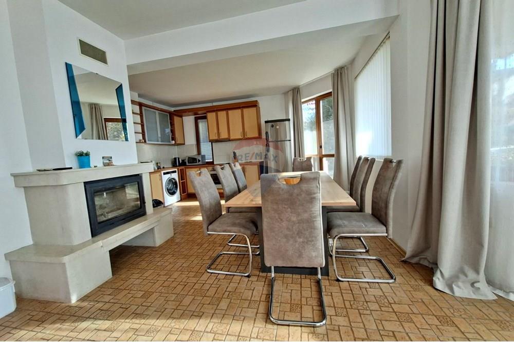 Градска къща - За продажба - гр. Балчик, Област Добрич, България - 07.jpg - Всекидневна/Трапезария - 360321001-522