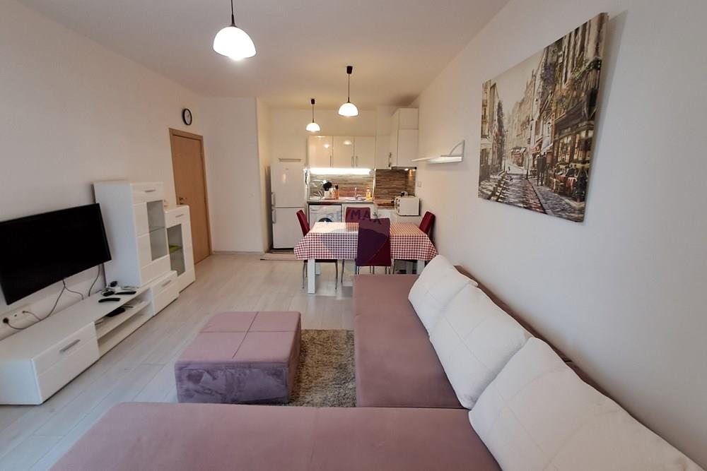 Апартамент - Под наем - гр. Варна, Област Варна, България - 20260204_140602.jpg - Всекидневна - 360471005-297