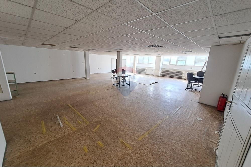 Индустриална сграда - Под наем - гр. Русе, Област Русе, България - 20251021_135405.JPG - 360451036-38