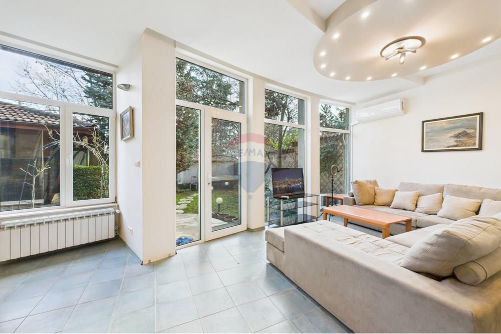 Градска къща - За продажба - гр. София, Област София град, България - CAM02315G0-PR0098-STILL007.jpg - 360241021-100