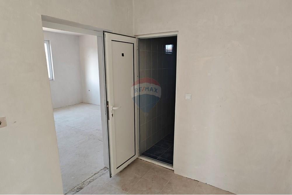 Етаж от къща - За продажба - гр. Каварна, Област Добрич, България - viber_изображение_2025-12-17_08-42-25-776.jpg - 360391052-25