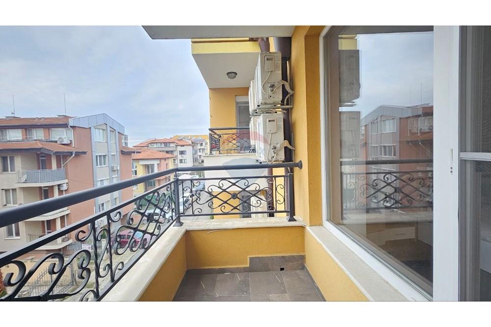 Апартамент - За продажба - гр. Бургас, Област Бургас, България - photo_2025-12-10_21-30-57.jpg - 360291023-77