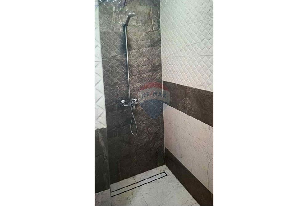 Ejerlejlighed - Til leje - гр. Варна, Област Варна, България - 24ebe53c-c903-44b7-beb2-d162868efc63.jpg - Badeværelse - 360471029-11